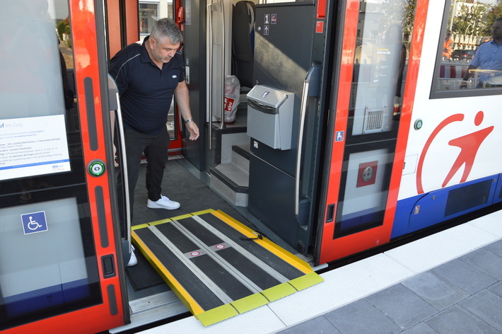 Die Rampe wird vom Fahrpersonal fachgerecht angelegt. 