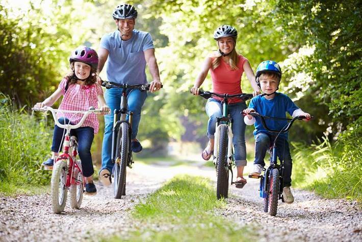 Familienausflug mit dem Fahrrad