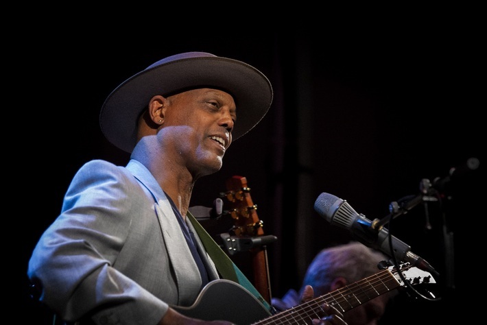 Eric Bibb