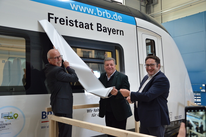 Enthüllung Schriftzug "Freitaat Bayern" 