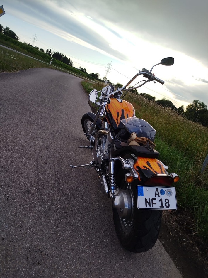 Auf dem Foto sieht man eine Suzuki Intruder Maschine.