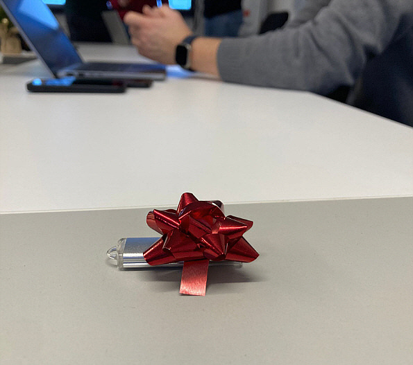 USB Stick mit Schleife