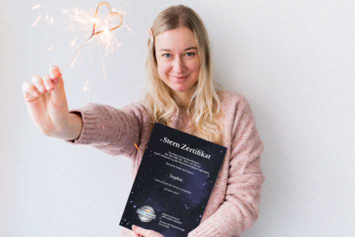Taufe einen echten Stern und gestalte ein persönliches Stern-Zertifikat.