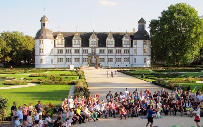 Schloss Neuhaus - Vorführungen im Park