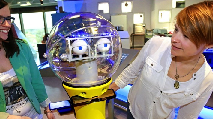 Roboter "Peter" im Heinz Nixdorf MuseumsForum