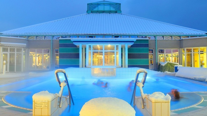 Außenbecken Saunalandschaft Therme