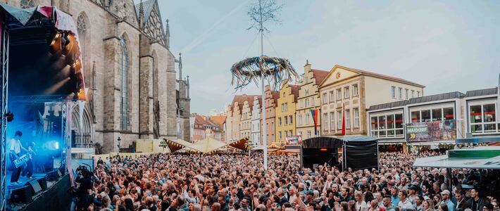 Die 5 Hauptbühnen der Osnabrücker Maiwoche runden den Abend noch um