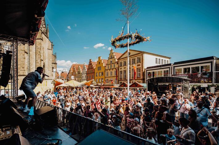 Osnabrücker Maiwoche mit der NordWestBahn genießen