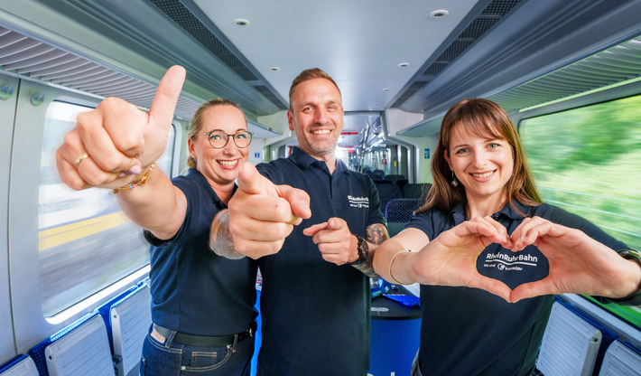 RheinRuhrBahn-Mitarbeitende im Zug
