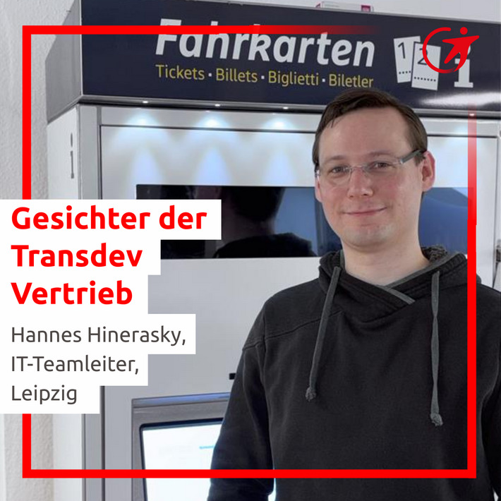 Hannes im Portrait vor einem Automaten